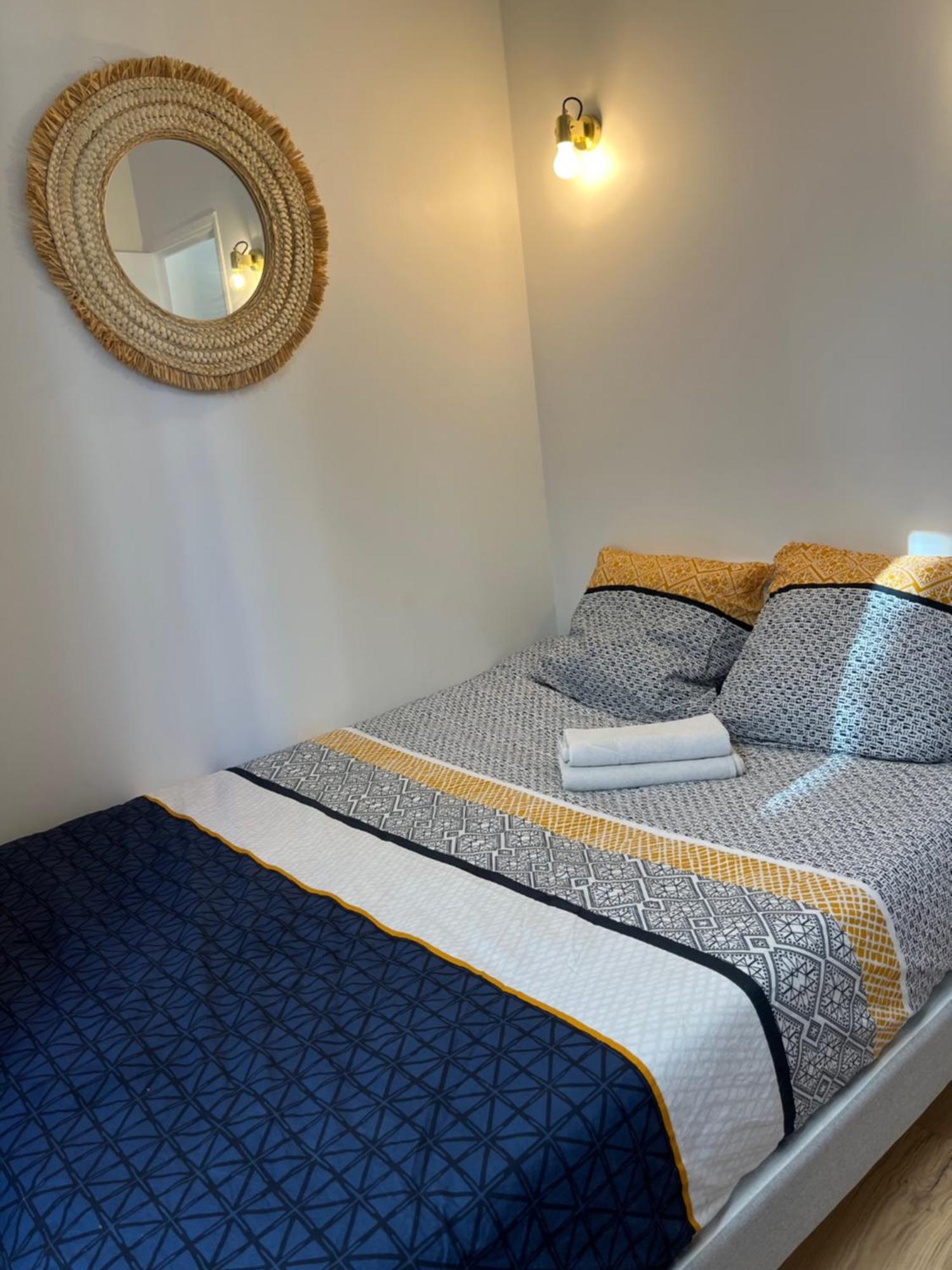 2 Pieces Neuf Buttes Chaumont Appartement *
